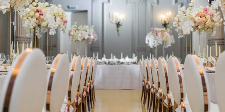 Nettoyer la maison après les fêtes : conseils pour un résultat parfait